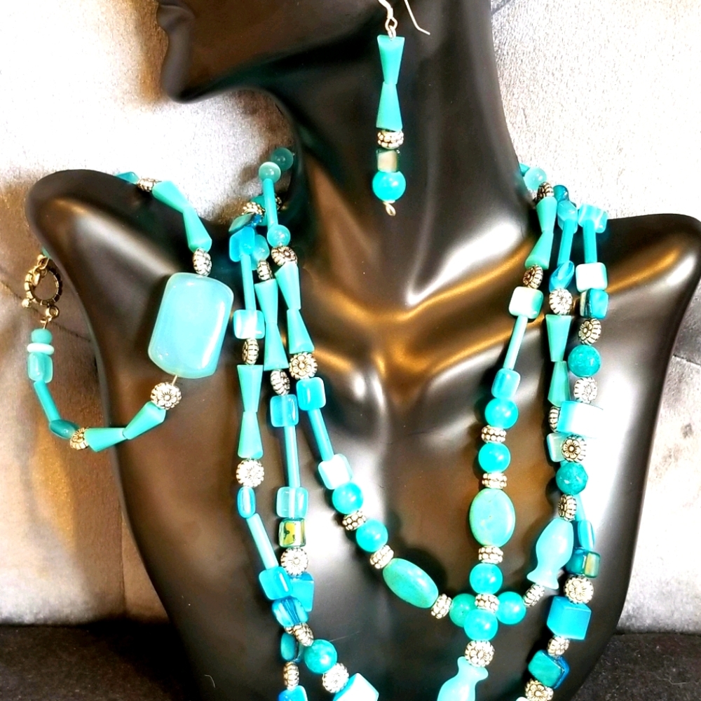 Woman necklace set